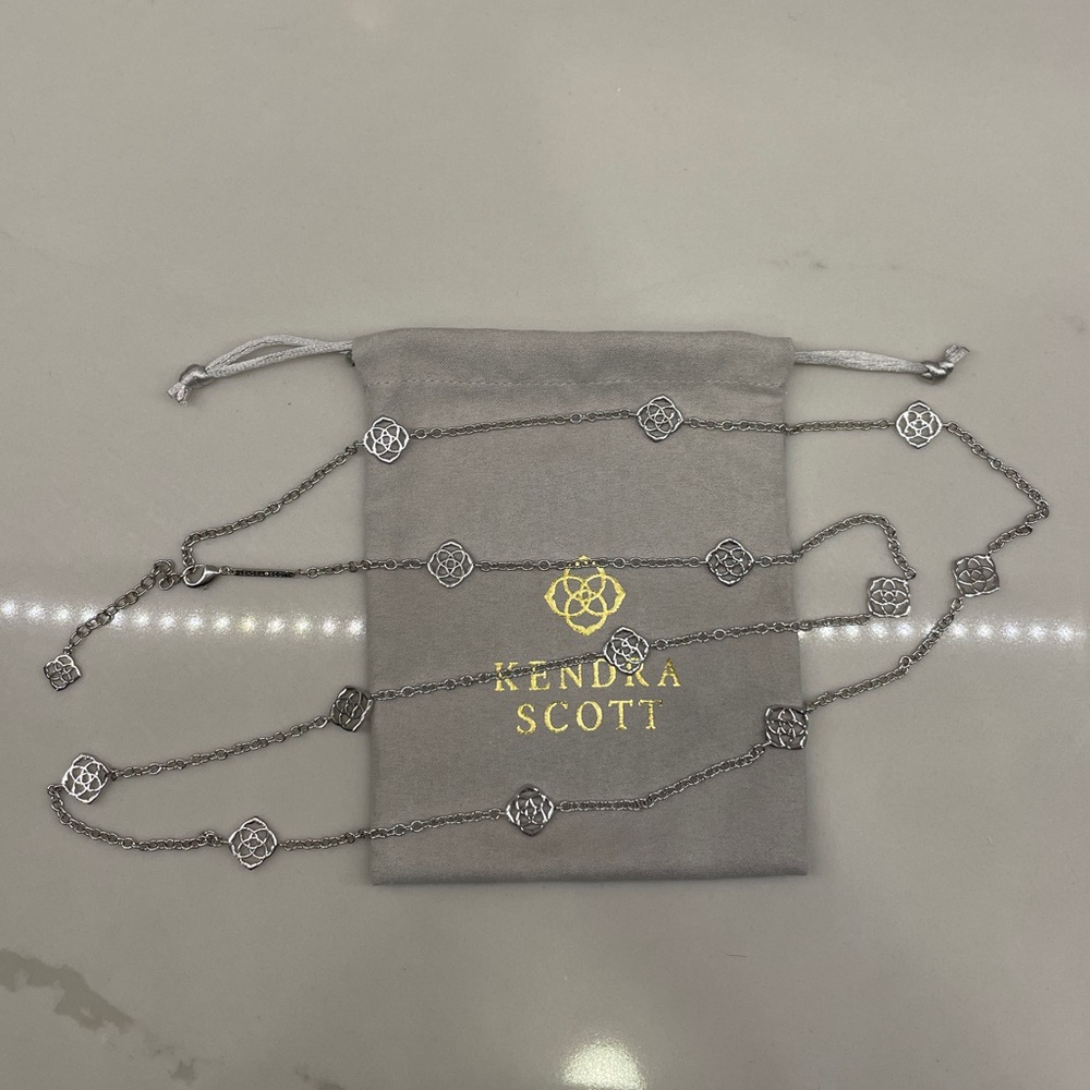 Kendra Scott Devalyn long necklace in Silver